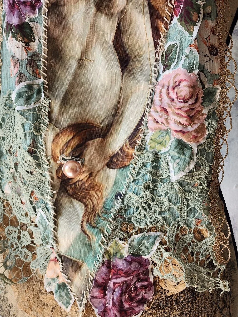 Gold Lace Jabot Victorian Bowtie Vintage Cottage Patchwork Antique Venus Art